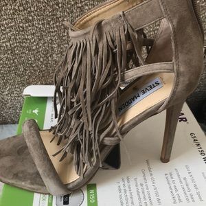 Steve Madden Fringly Taupe Sued size 8